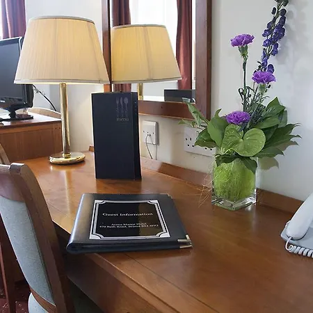 Arnos Manor Otel Bristol