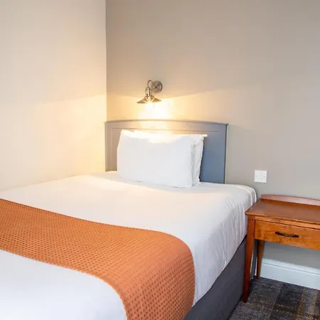 Arnos Manor 3*