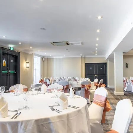 Hotel Arnos Manor 3*