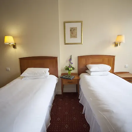 Hotel Arnos Manor 3*