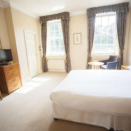 Arnos Manor فندق 3*