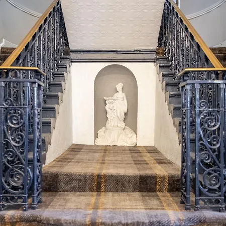 Arnos Manor Otel 3*