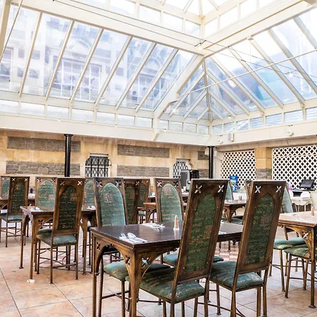 Arnos Manor 3* Bristol