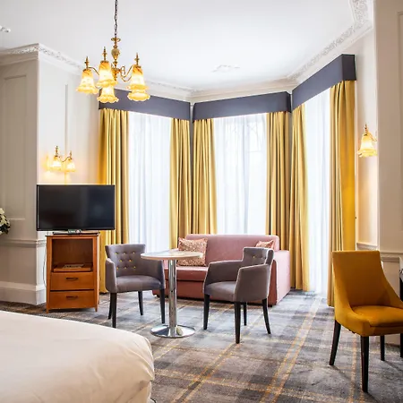 Otel Arnos Manor 3*
