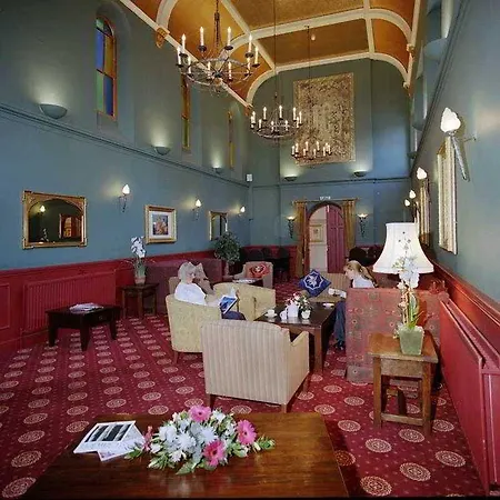 Arnos Manor 3*