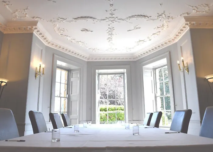 Arnos Manor Готель Бристоль