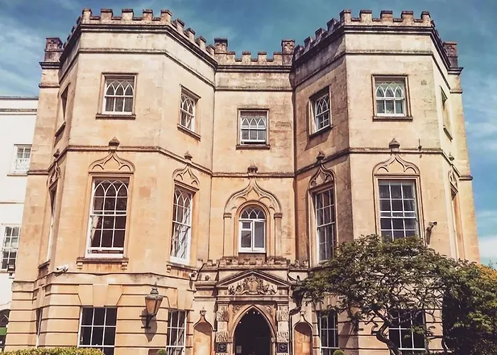 Отель Arnos Manor 3*