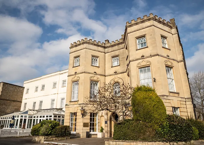 Arnos Manor فندق