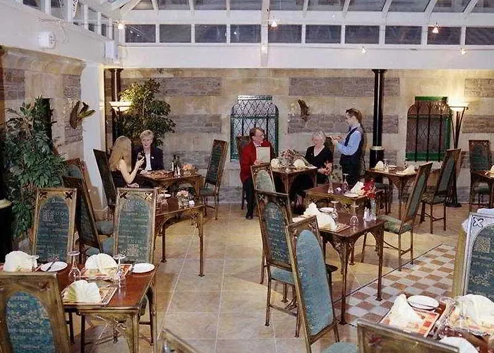 Arnos Manor 3* Bristol