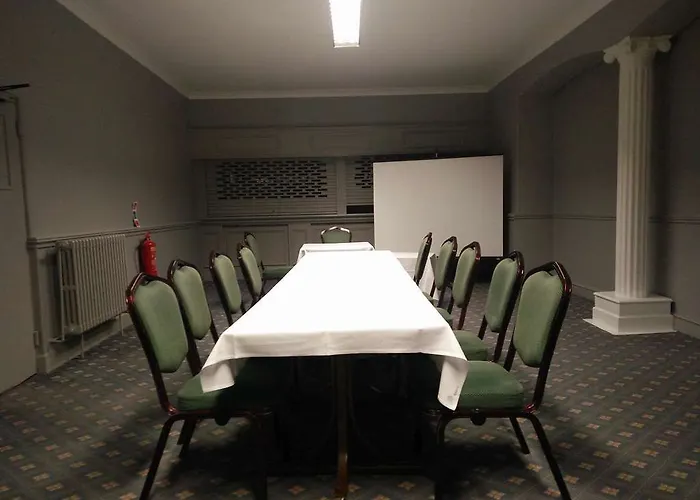 Arnos Manor فندق بريستول