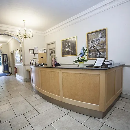 Arnos Manor 3* Bristol