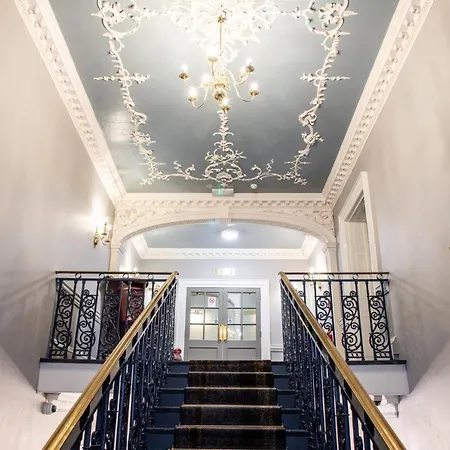 Szálloda Arnos Manor 3*