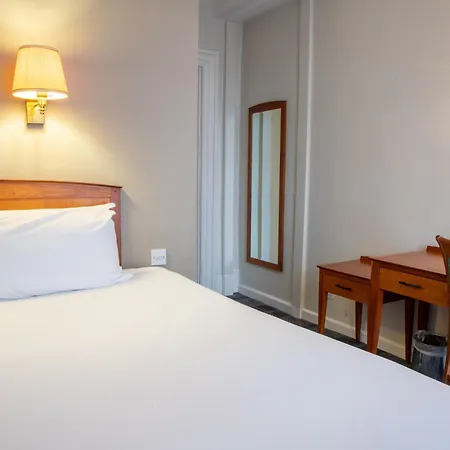 Hotel Arnos Manor
