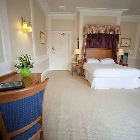 Hotel Arnos Manor