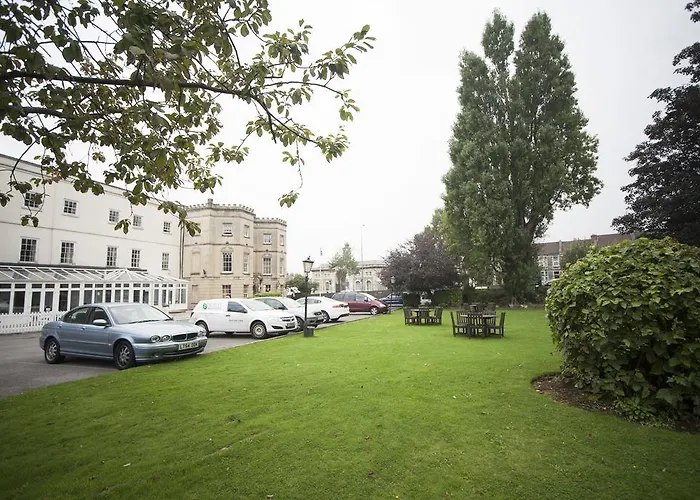 Arnos Manor 3* Bristol