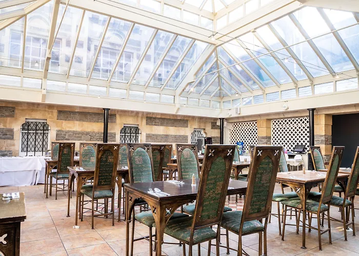 Arnos Manor 3* Bristol