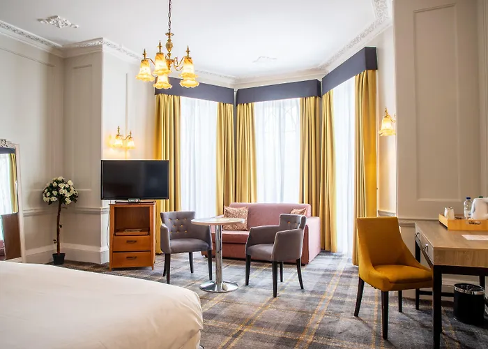 Hotel Arnos Manor 3*